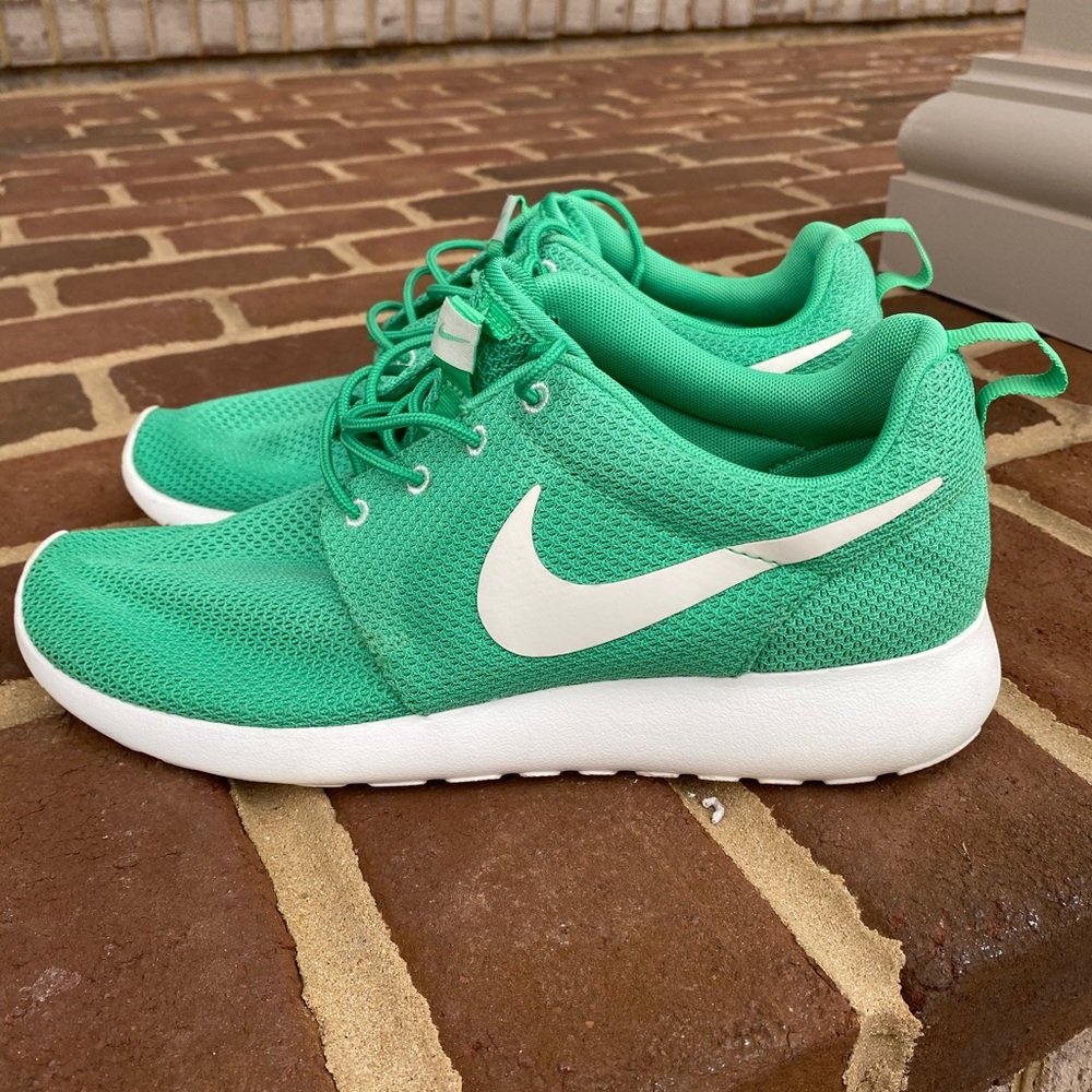 Nike Roshe Run Gamma Green/Sail White - Picture 2 of 7